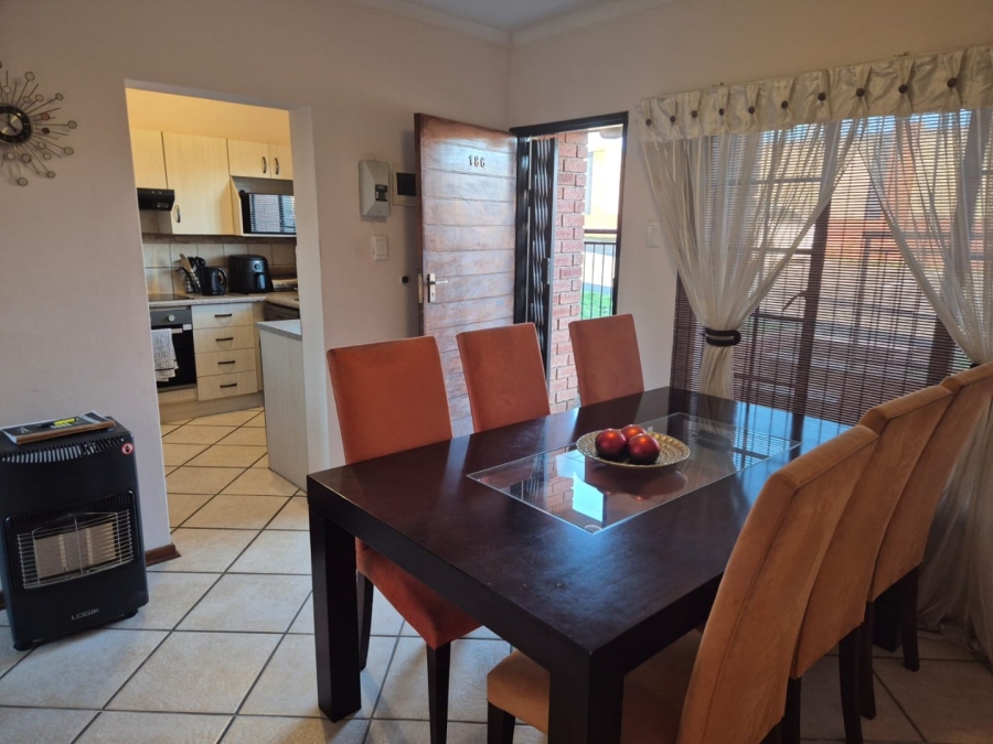 2 Bedroom Property for Sale in Hillside Free State